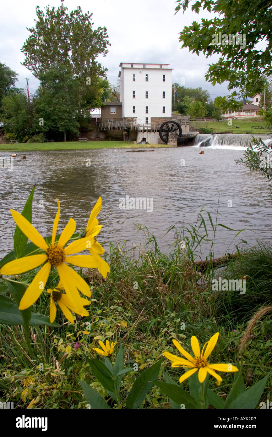 Lo storico mulino a rulli sul grande Raccoon Creek a Mansfield Indiana Foto Stock