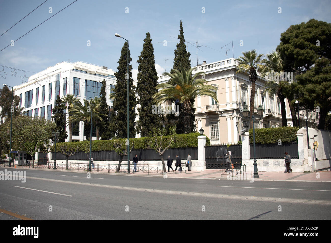 Edifici su Vassilissis Sofias street in Atene o Athini Grecia Foto Stock