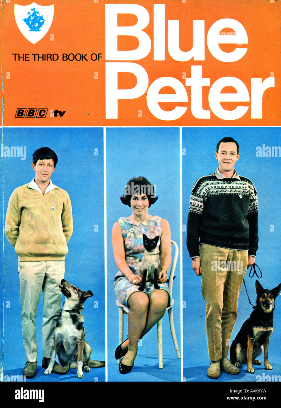 1960s 1966 BBC TV Blue Peter annuale del libro per bambini programma per solo uso editoriale Foto Stock