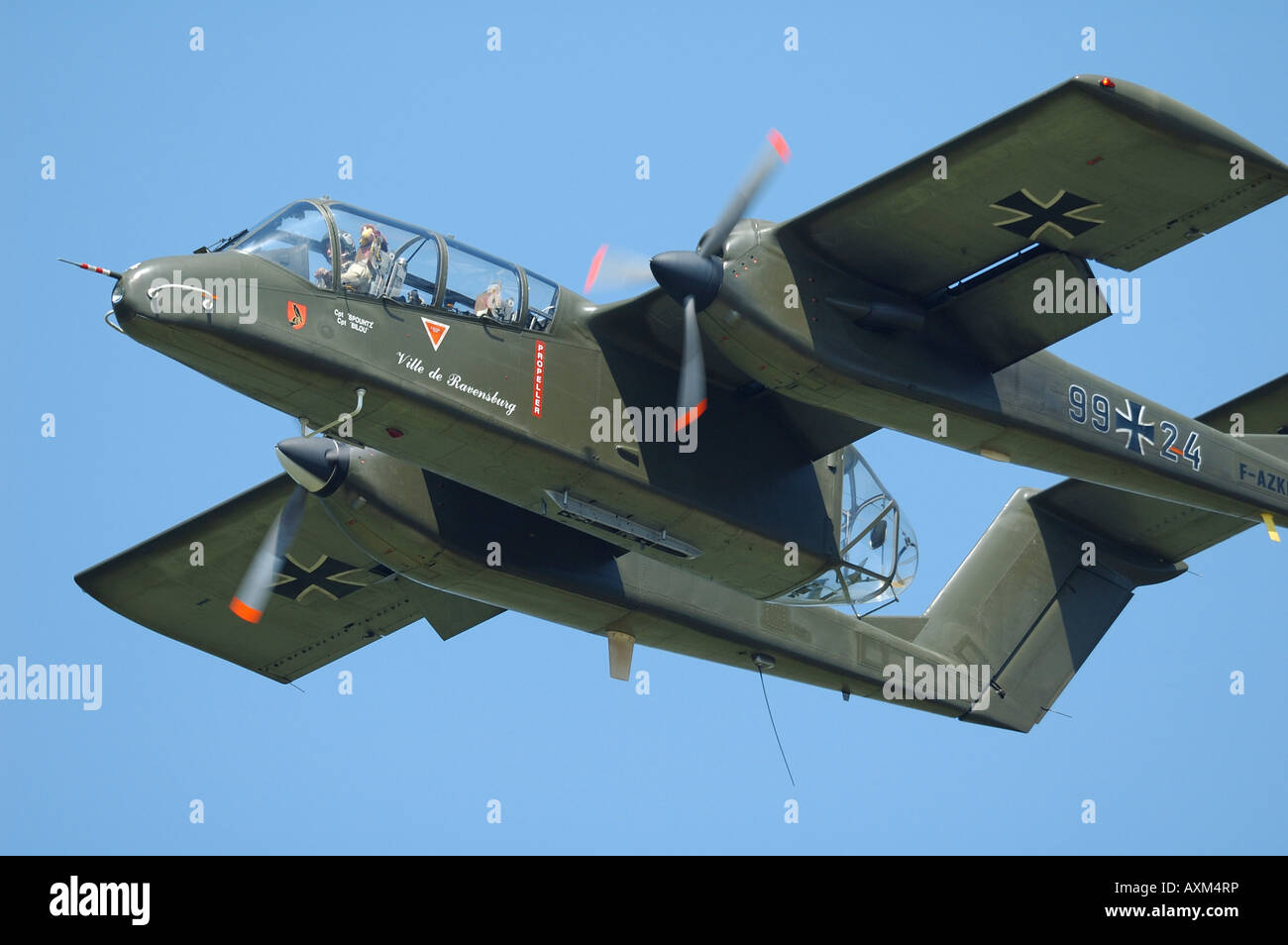 La North American Aviation Rockwell OV-10 Bronco della Luftwaffe tedesca Air Force, vintage francese air show, La Ferte Alais, Francia Foto Stock