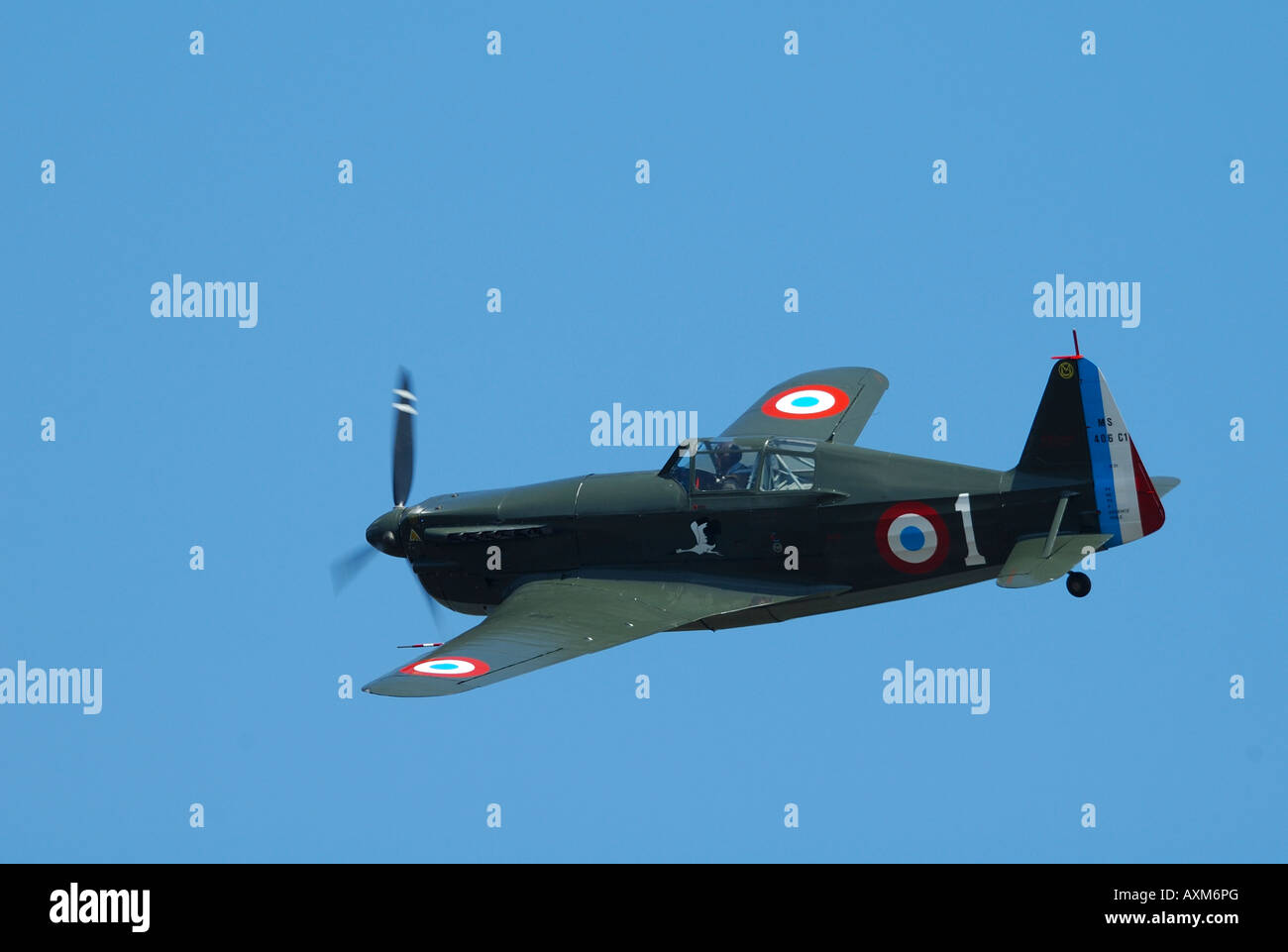 Morane Saulnier MS-406 (D-3801), rare e storico francese della seconda guerra mondiale da combattimento aereo in volo Foto Stock