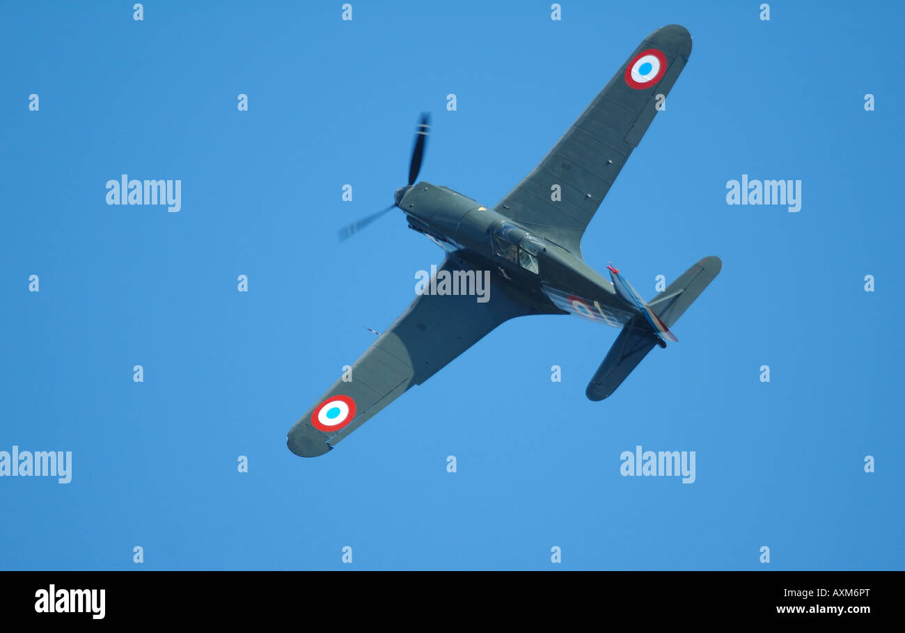 Morane Saulnier MS-406 (D-3801), rare e storico francese della seconda guerra mondiale da combattimento aereo in volo Foto Stock