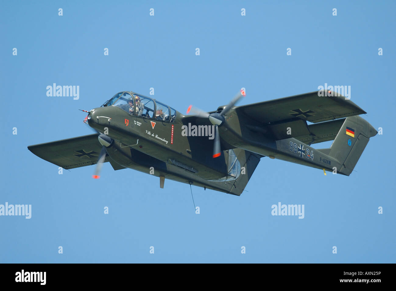 La North American Aviation Rockwell OV-10 Bronco della Luftwaffe tedesca Air Force, vintage francese air show, La Ferte Alais, Francia Foto Stock