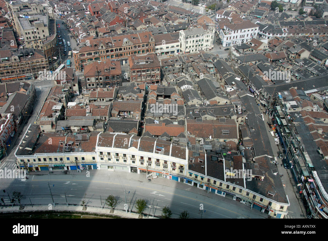 Panoramica di vecchi edifici e stradine a Shanghai in Cina Foto Stock