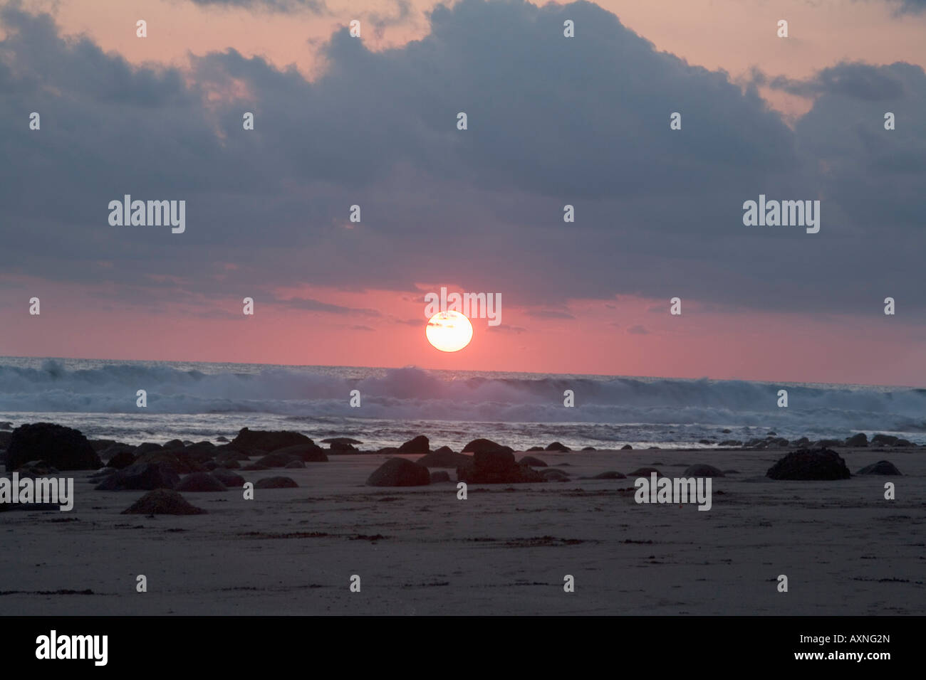 Pacific tramonto a Playa El Zonte El Salvador Foto Stock