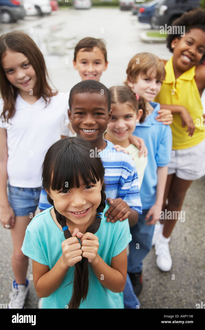 Gruppo di multi-etnico bambini Foto Stock