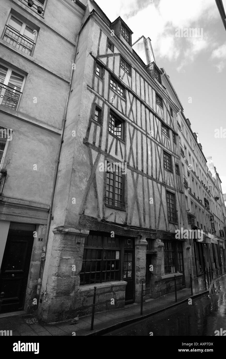 Casa con travi di legno in Rue Volta la fama di essere il XIII secolo la più antica di Parigi Francia Foto Stock