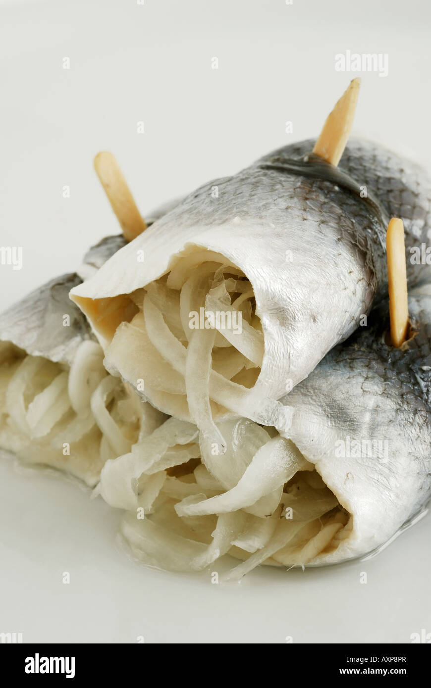 ROLLMOPS fresco su sfondo bianco Foto Stock