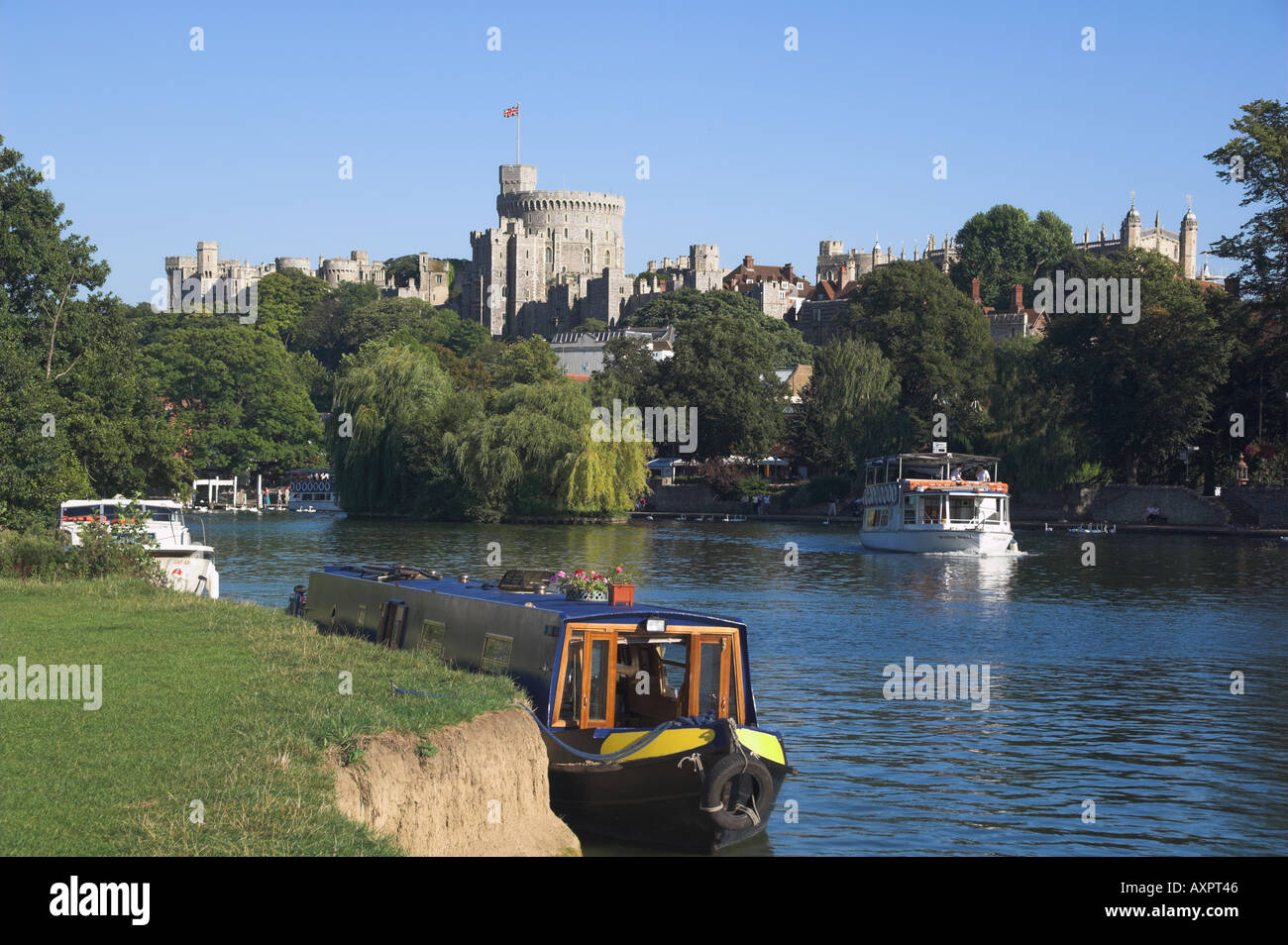 In Europa il Regno Unito GB Inghilterra Berkshire il Castello di Windsor e il fiume Tamigi Foto Stock
