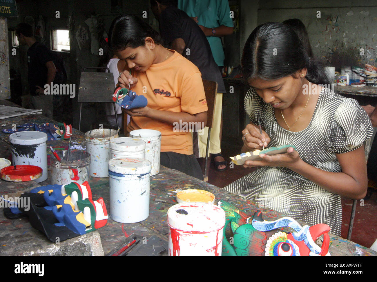 Fabbrica Sri Lanka: Maschere cerimoniali - cultura locale, la fabbrica di maschere, Ambalangoda, Sri Lanka, Asia Foto Stock