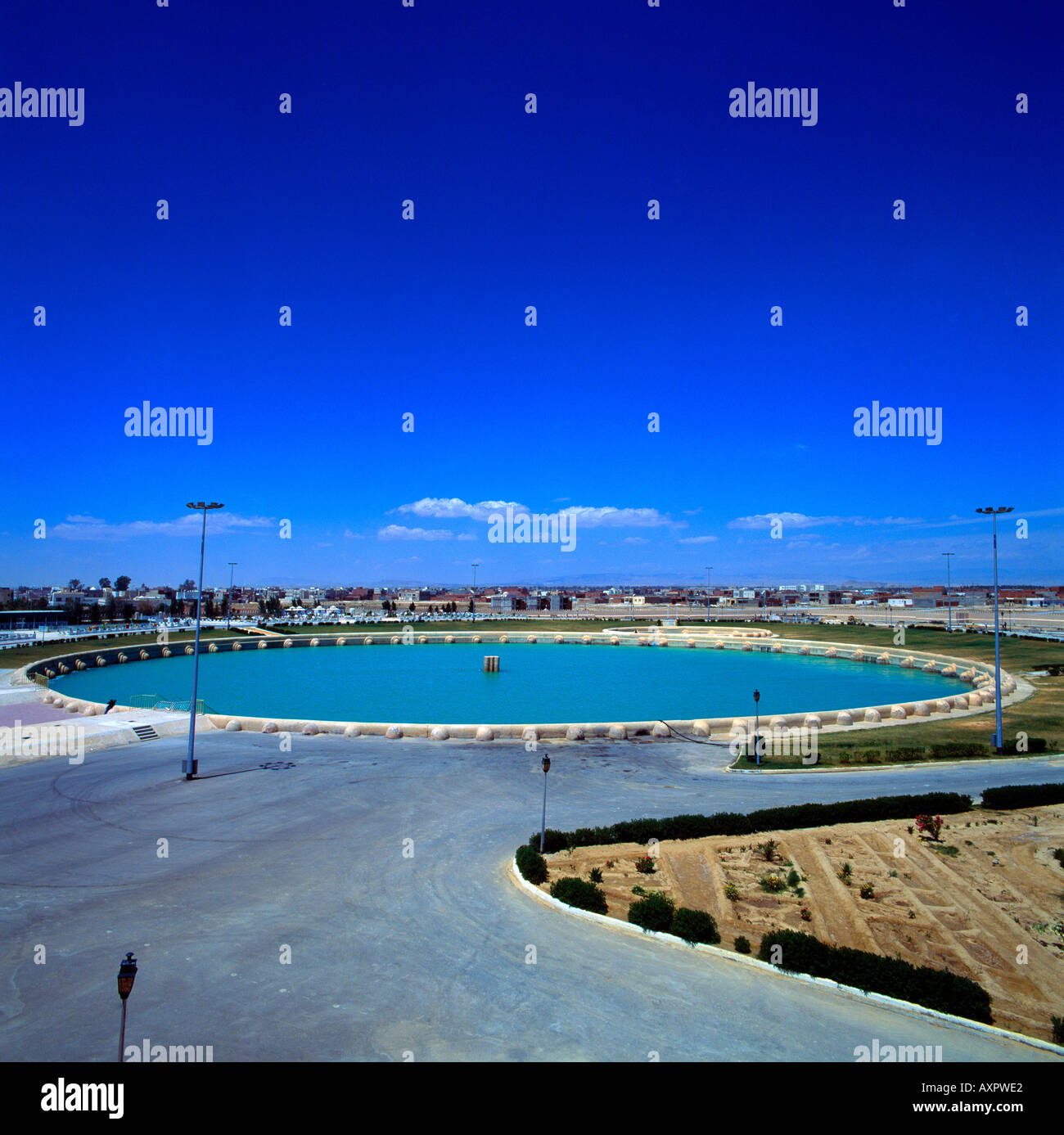 Kairouan Tunisia bacini di Aghlabid una delle due piscine rimanenti di un sistema d'acqua costruito nel 9th secolo, patrimonio dell'umanità dell'UNESCO Foto Stock