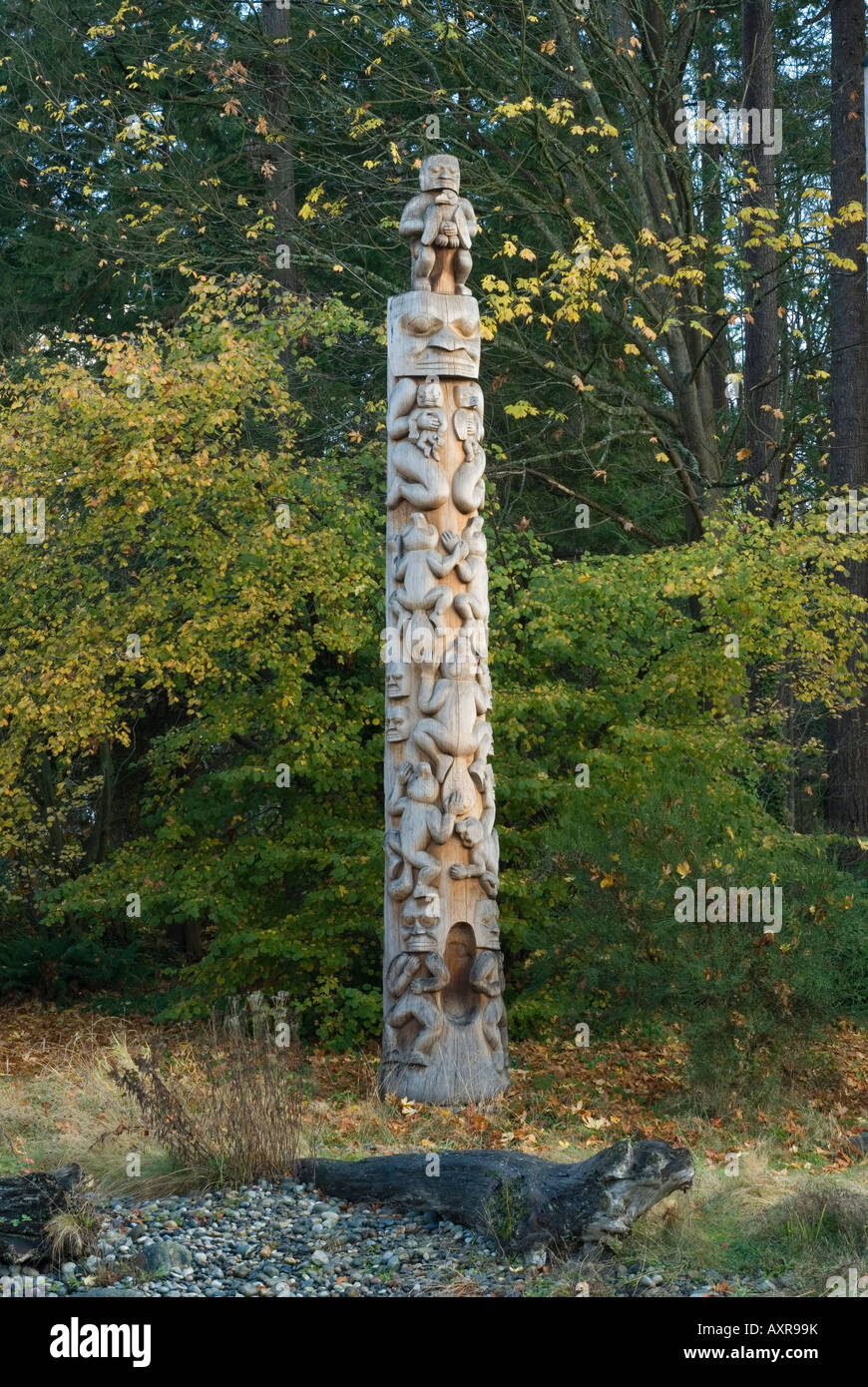 Il totem pole Stanley Park a Vancouver British Columbia Canada Foto Stock Il totem pole Stanley Park a Vancouver British Columbia Canada Foto Stock