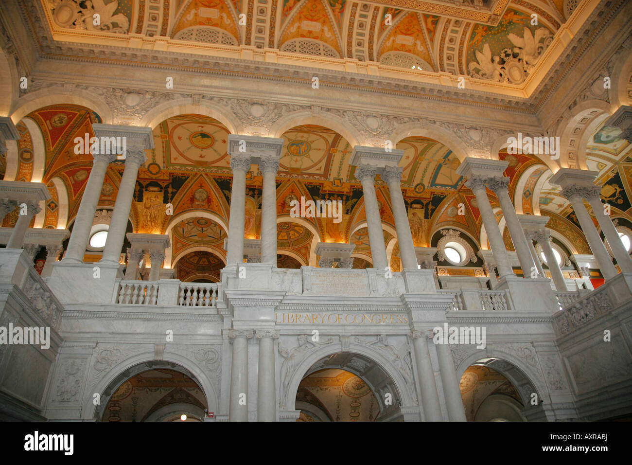 La Biblioteca del Congresso interno a basso angolo di visione, Thomas Jefferson Building, Washington DC, Stati Uniti d'America Foto Stock