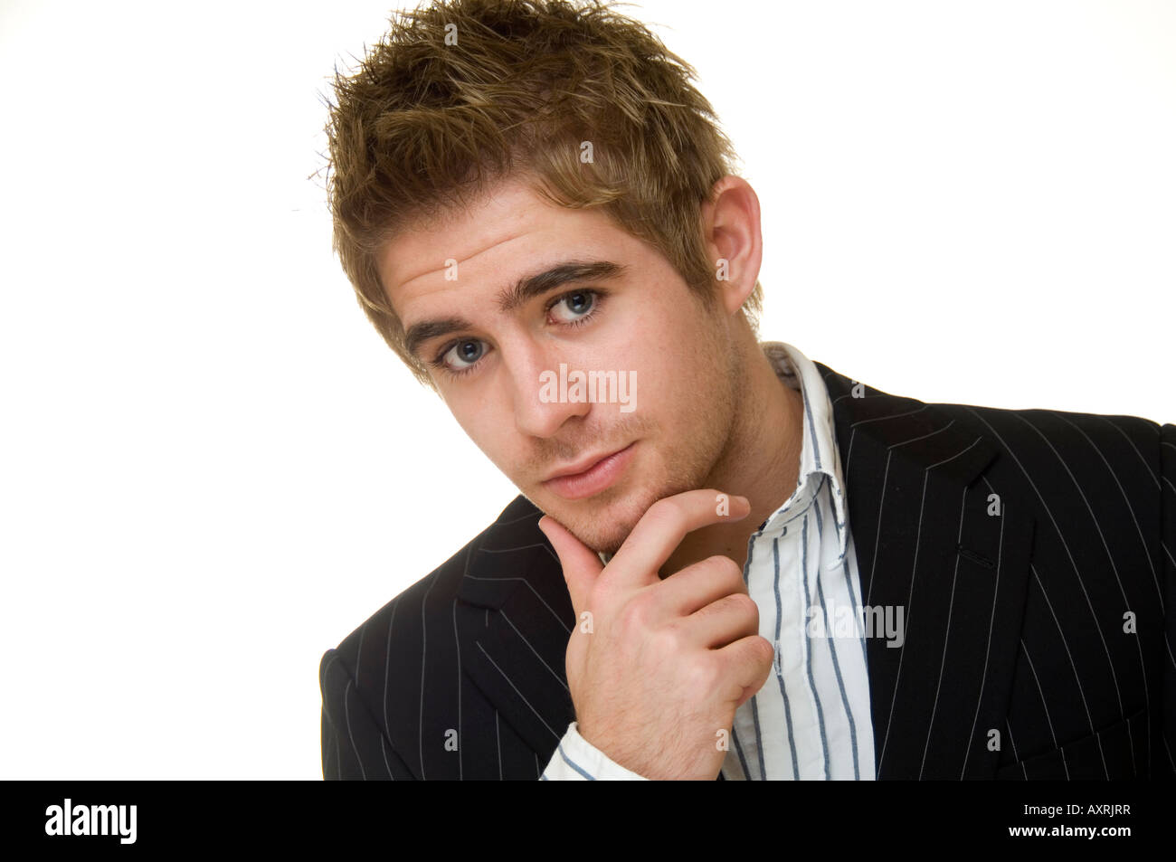 Uomo che guarda compiaciuta di qualcosa Foto Stock