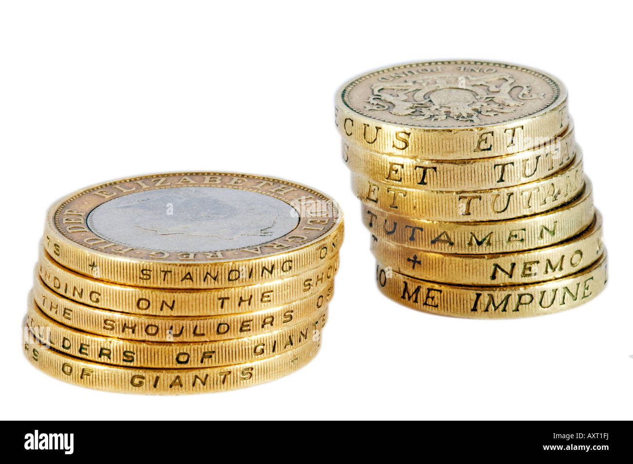 Una pila di "due pound' monete inglesi. Solo uso editoriale Foto Stock
