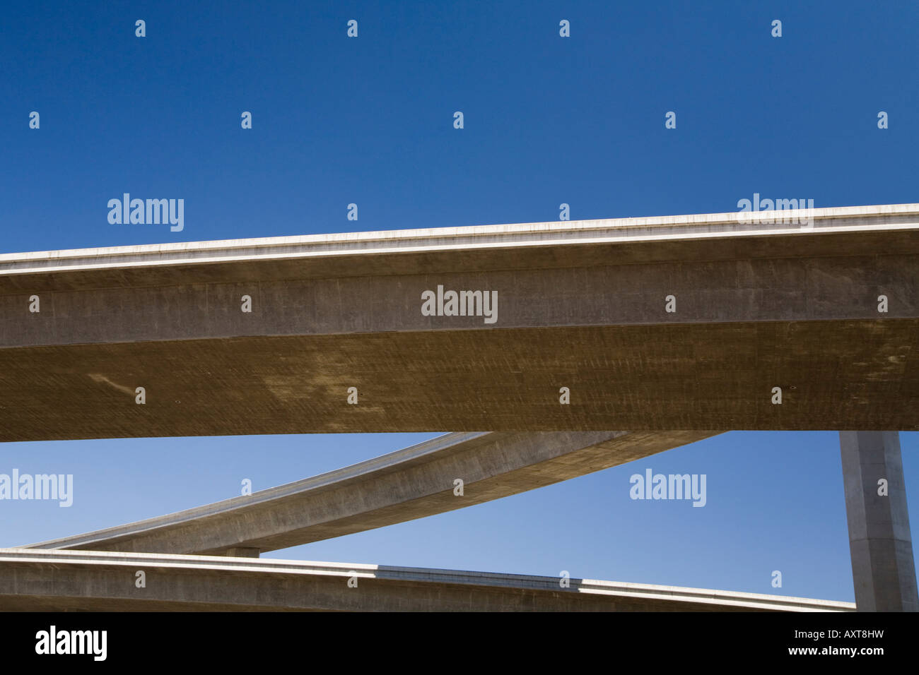 Intreccio cavalcavia di un interscambio superstrada a Los Angeles Foto Stock