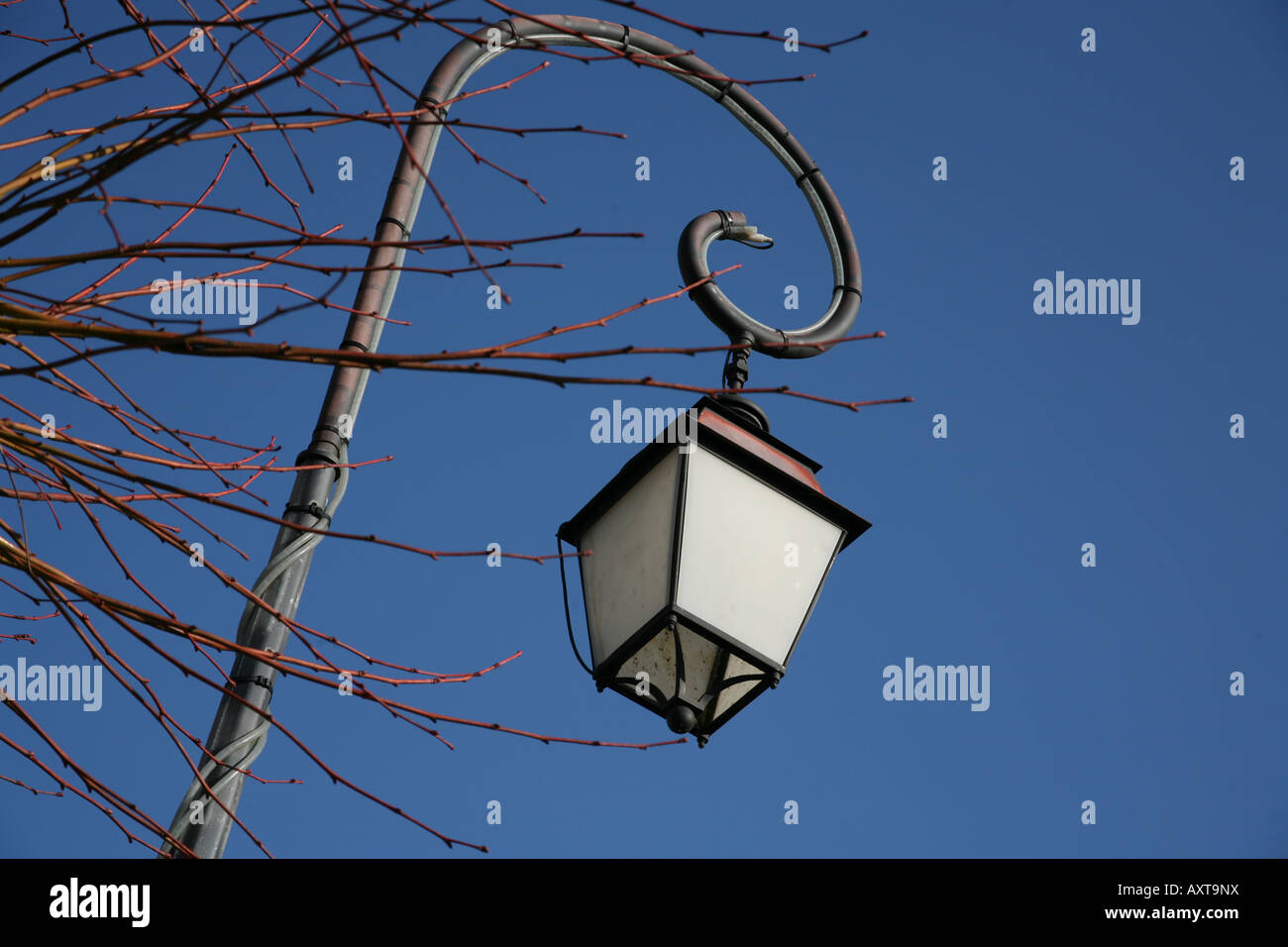 Tradizionale lampada di strada in angoli sur l'Anglin Francia Foto Stock