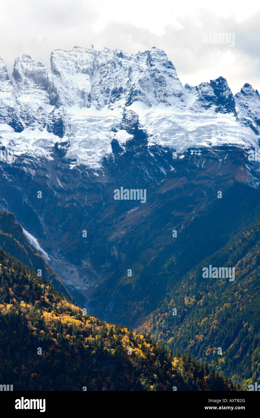 In autunno la Kawa Dampa gamma, Yubeng, Yunnan, Cina Foto Stock