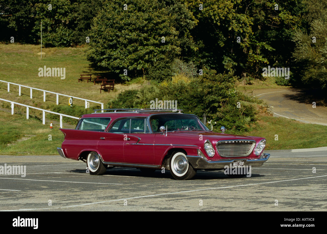 Newport Chrysler Town & Country Station Wagon del 1961 Foto Stock
