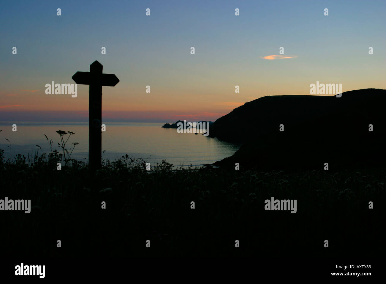 St Davids promontorio e Ramsey Island al tramonto Pembrokeshire West Wales Foto Stock