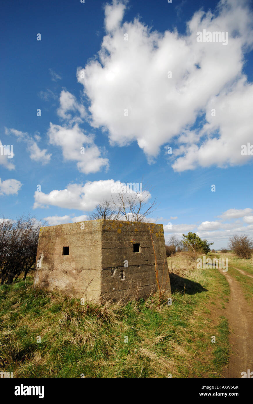 Una seconda guerra mondiale scatola di pillole a RAF Wellingore, Lincolnshire, Inghilterra. Foto Stock