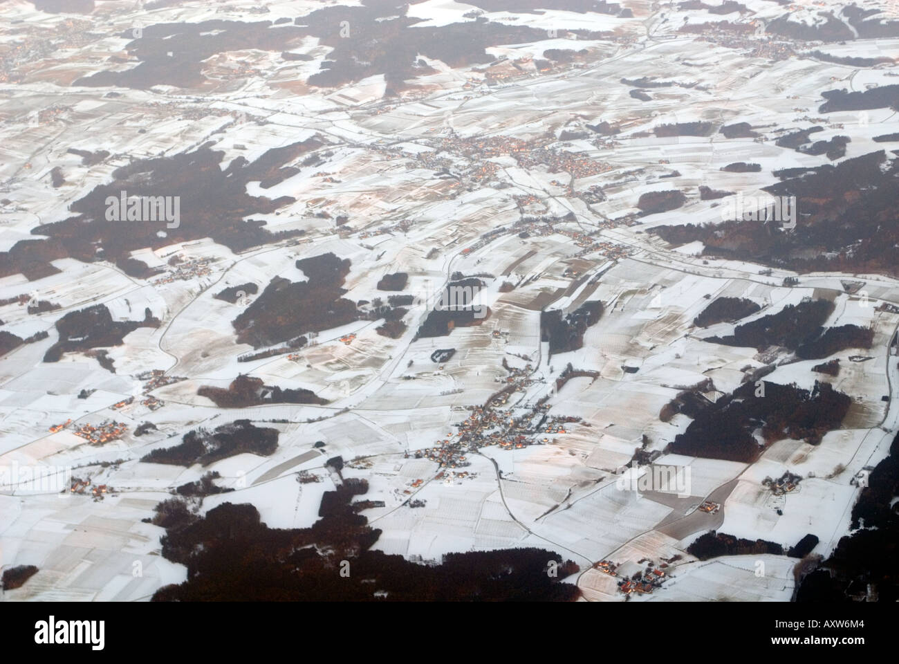 Winterland Inverno tempo landscpe inverno Uccelli eyeview guardare fuori un aereo ad alta monaco di baviera Erdinger Moos Foto Stock