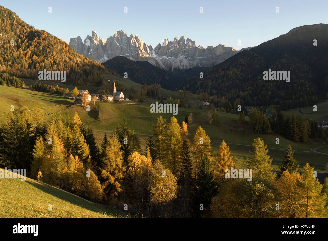 Santa Maddalena in Val di Funes, Dolomiti, Provincia Autonoma di Bolzano,  Trentino-Alto Adige, Italia, Europa Foto stock - Alamy
