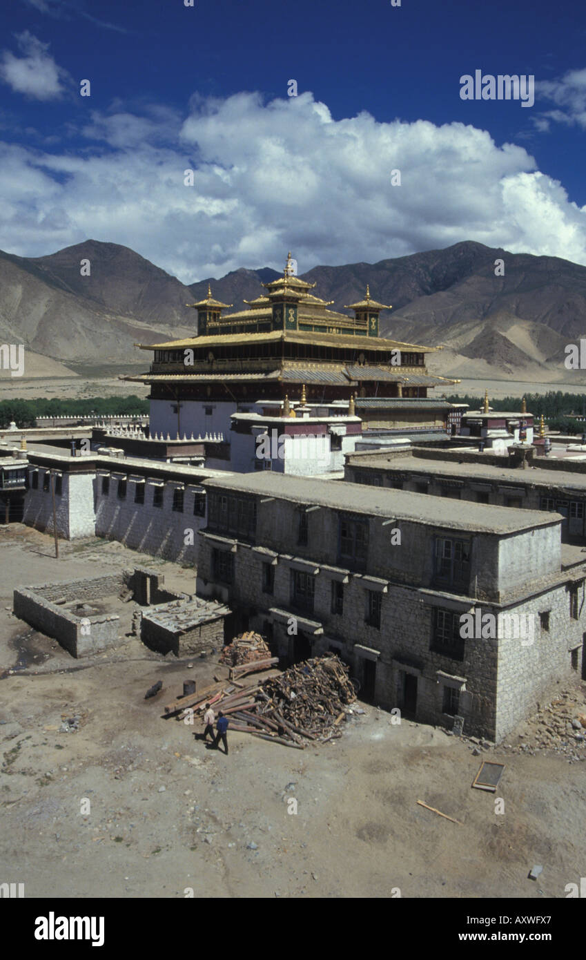 Monastero di Samye gompa khang sala da preghiera essendo ricostruito dopo la distruzione in Chinas rivoluzione culturale del Tibet altopiano Tibetano Foto Stock