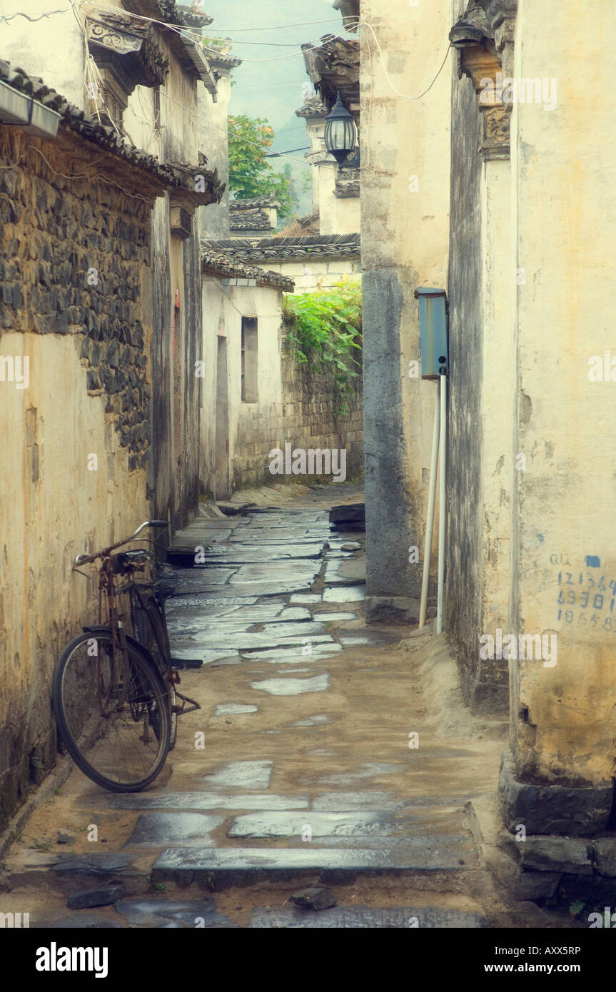 Back street, Xi Di (Xidi) villaggio, Sito Patrimonio Mondiale dell'UNESCO, provincia di Anhui, Cina e Asia Foto Stock
