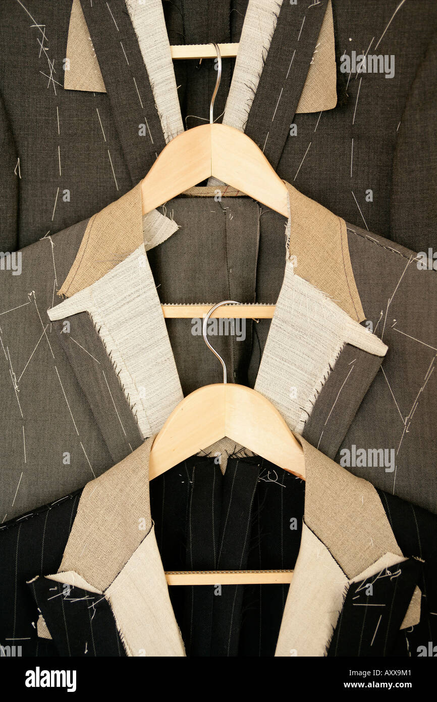 Fatto a mano si adatta su grucce per indumenti Foto Stock