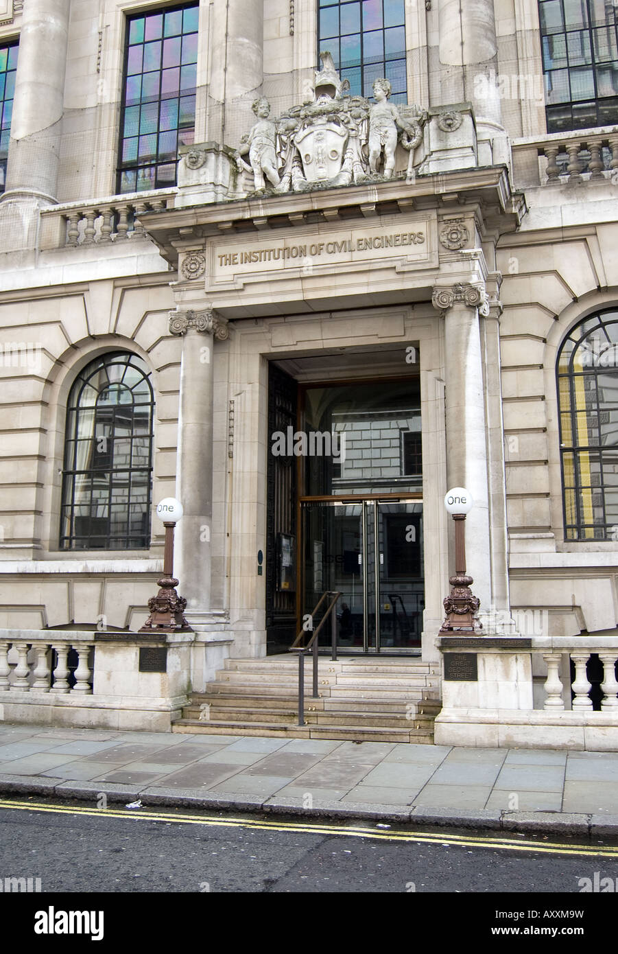 Una grande George Street, la sede dell'istituzione di Ingegneri Civili. Foto Stock