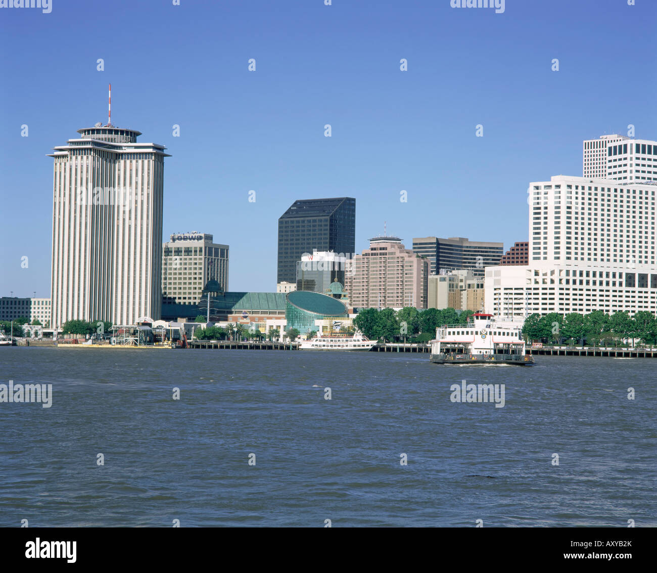 Skyline della città e del fiume Mississippi, New Orleans, Louisiana, Stati Uniti d'America, America del Nord Foto Stock