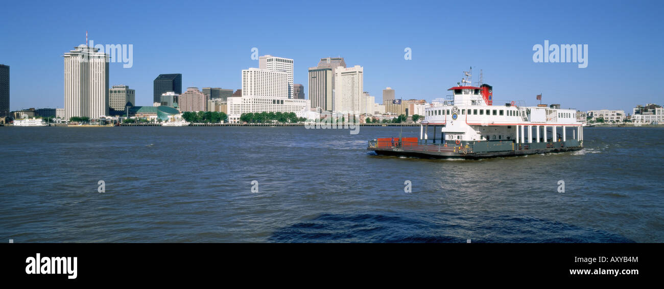 Skyline della città e sul fiume Mississippi, New Orleans, Louisiana, Stati Uniti d'America, America del Nord Foto Stock