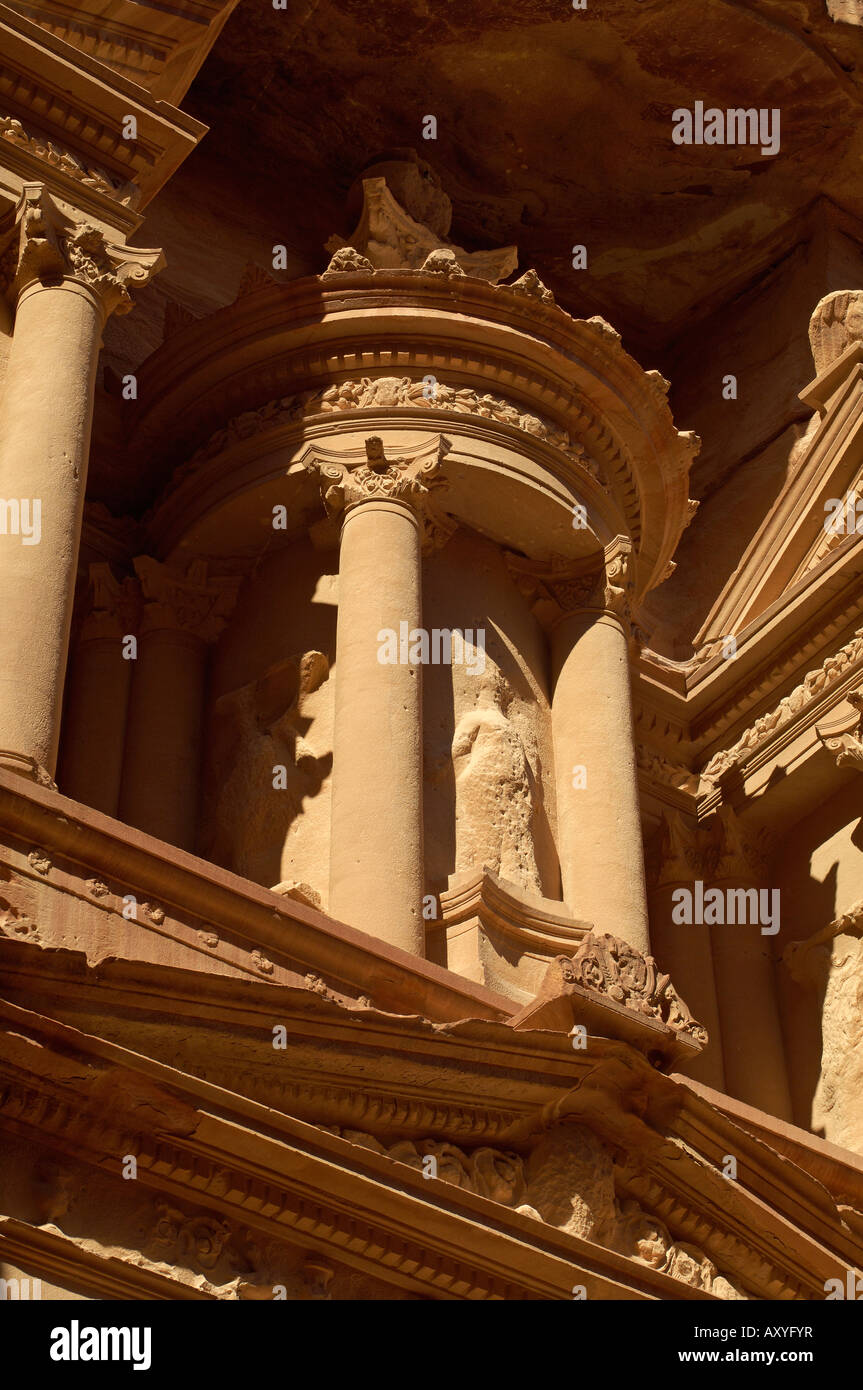 Il Tesoro (Al Khazneh) (El Khazneh) (Al Khazna), Petra, Sito Patrimonio Mondiale dell'UNESCO, Giordania, Medio Oriente Foto Stock