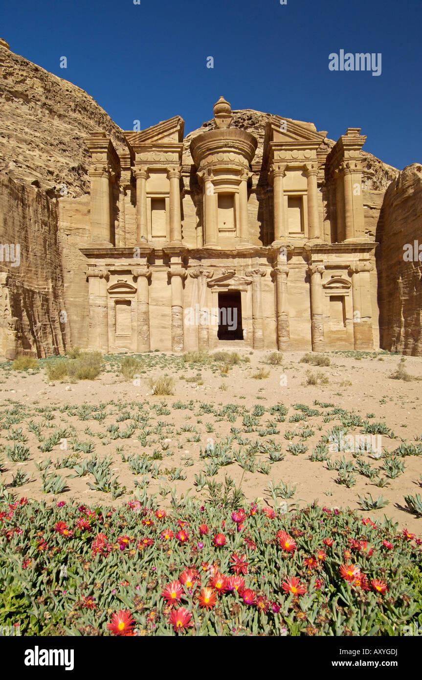 Al Deir (Ed Deir) (monastero), Petra, Sito Patrimonio Mondiale dell'UNESCO, Giordania, Medio Oriente Foto Stock