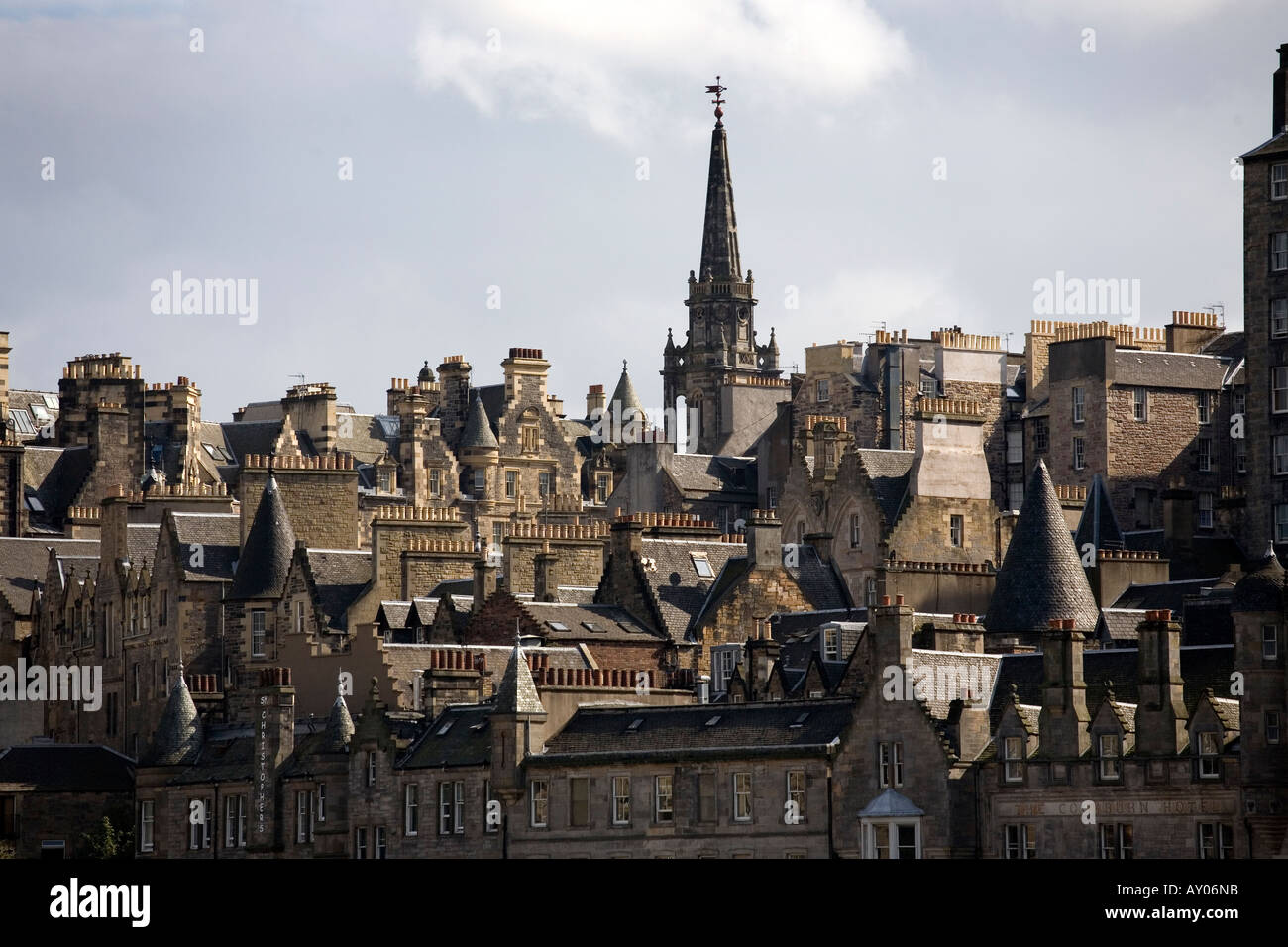 Una vista sopra i tetti di Edimburgo Scotlands città capitale Foto Stock
