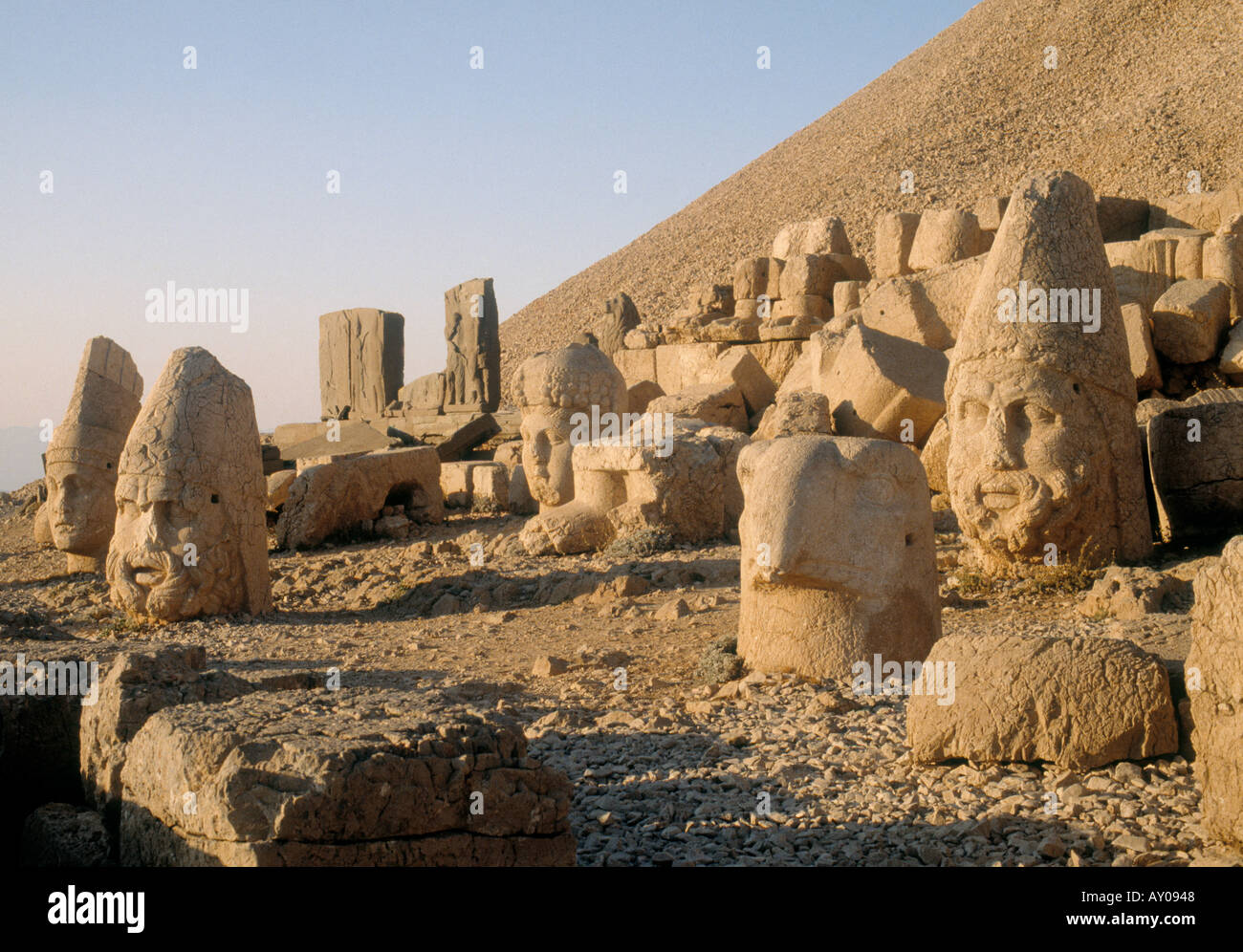 Commagene kings statue in oriente della Turchia Nemrud chiamata Foto Stock