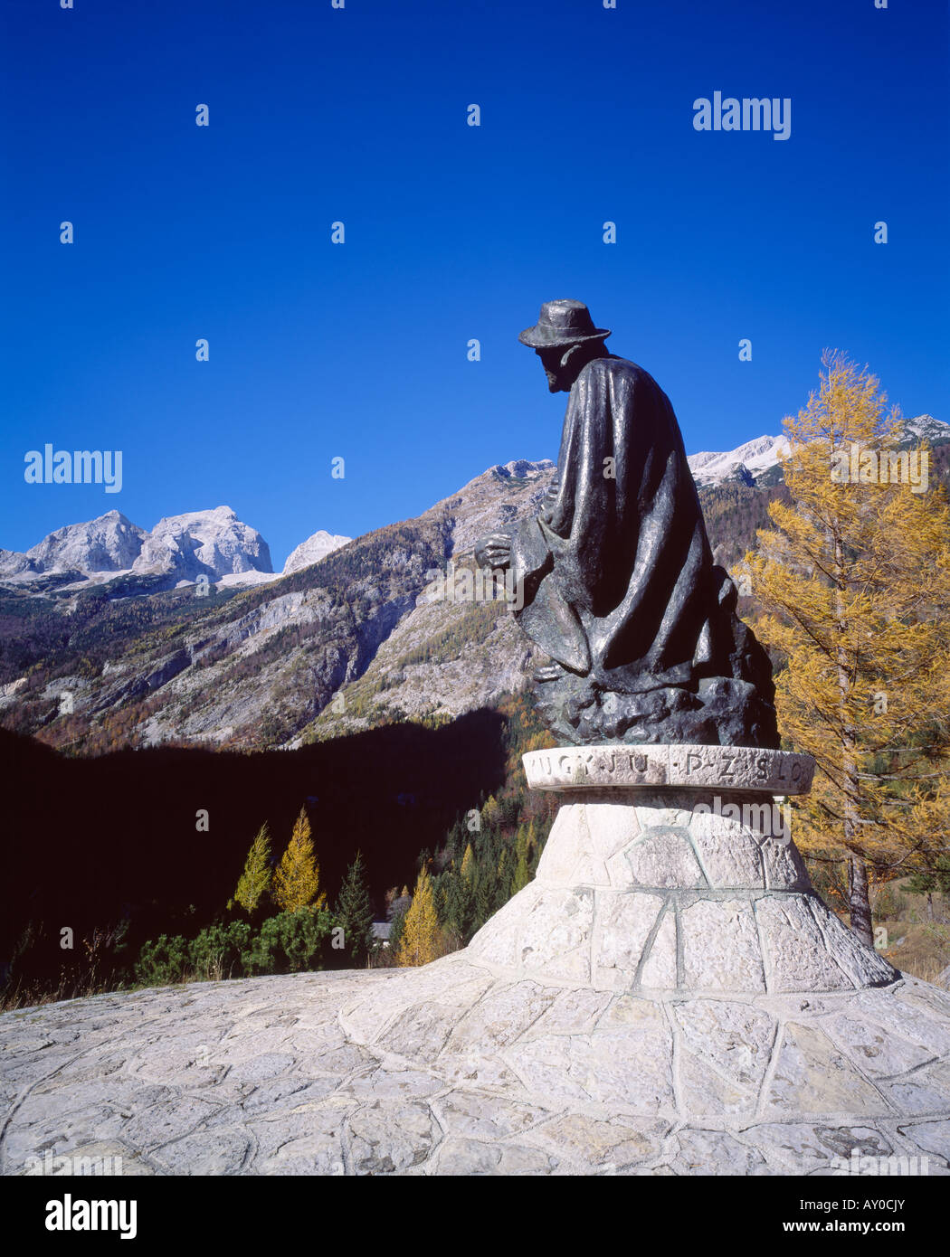 La Julius Kugy monumento vicino a Trenta in Soca Valley, Gorenjska, Slovenia. Foto Stock