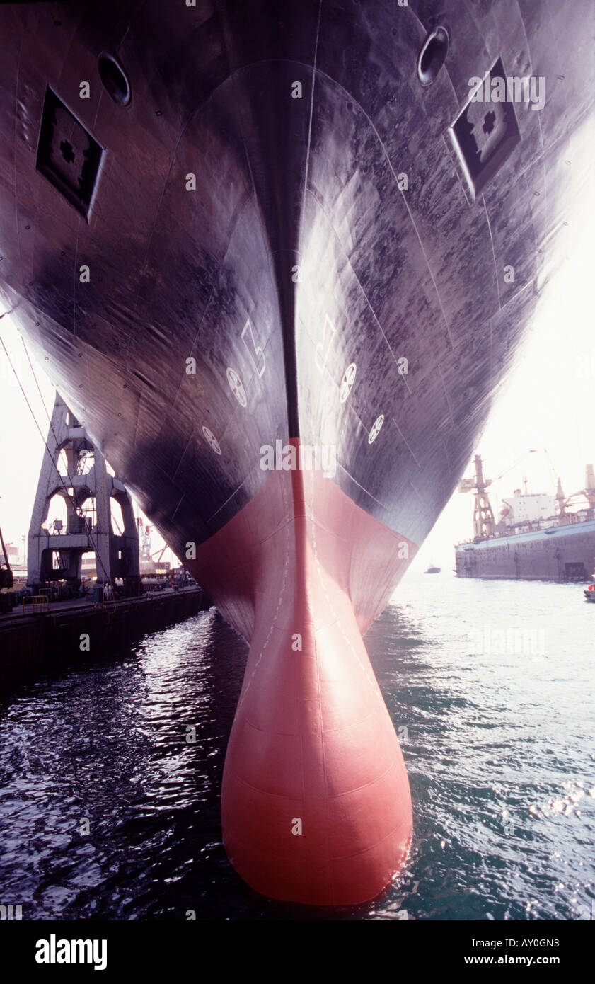 Close up di navi portacontainer bow alla banchina e da banchina a psa in Singapore fareast asia Foto Stock