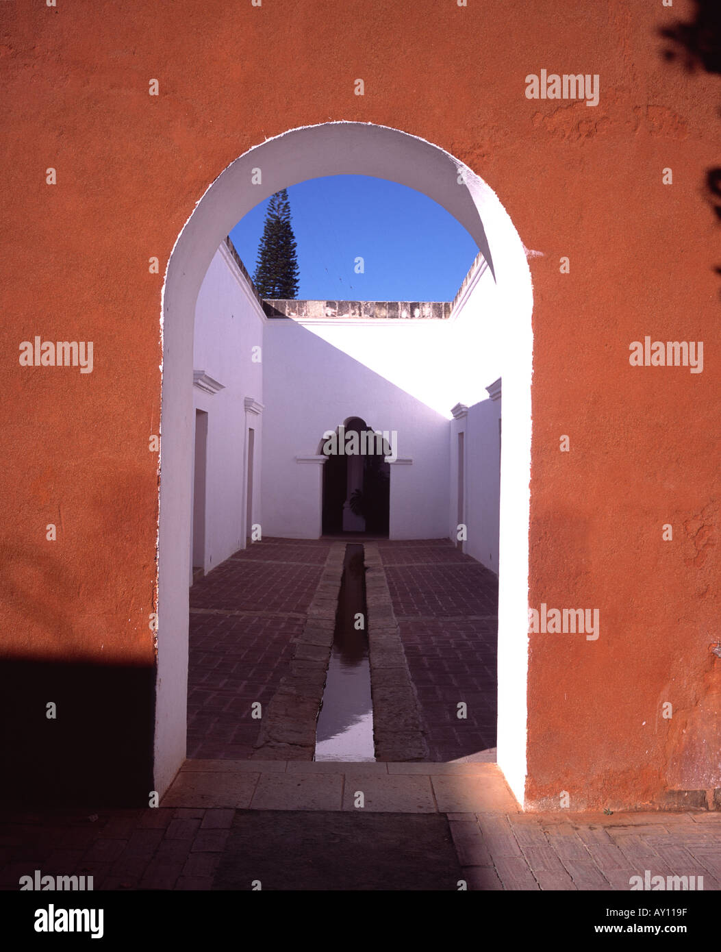 Archway nel cortile del Centro fotografico Oaxaca Messico Foto Stock