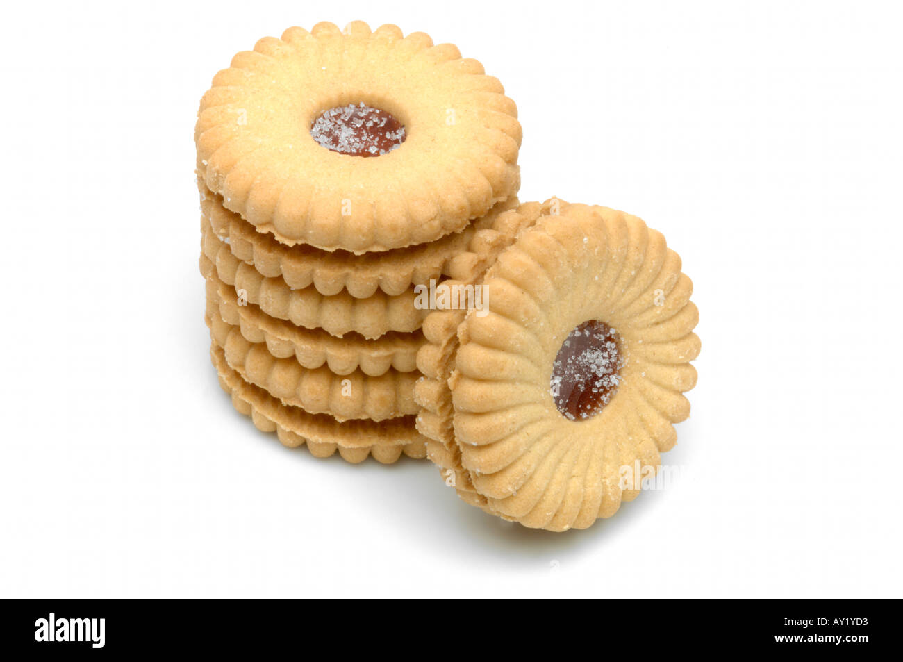 Marmellata e crema biscotti su sfondo bianco Foto Stock