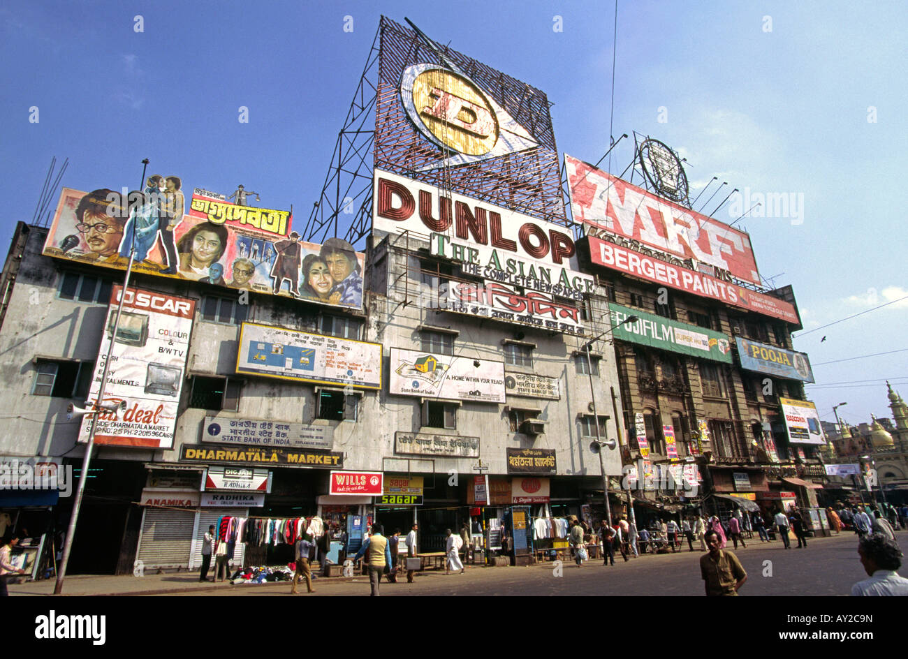 India Bengala Occidentale Calcutta pannelli pubblicitari in Lenin Sarani Foto Stock