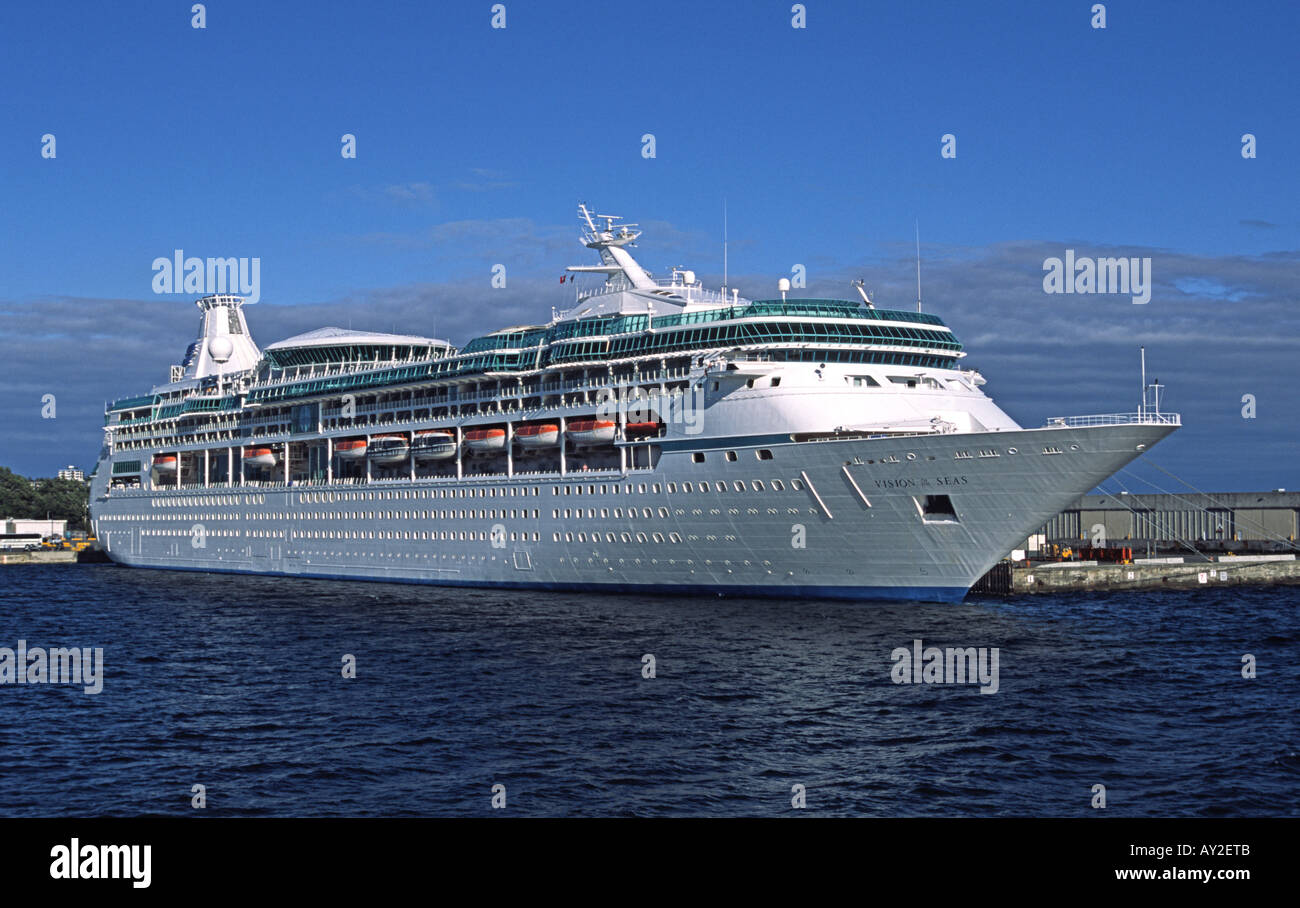 Il Royal Caribbean Cruise Ship visione del mare a Victoria, British Columbia. Foto Stock