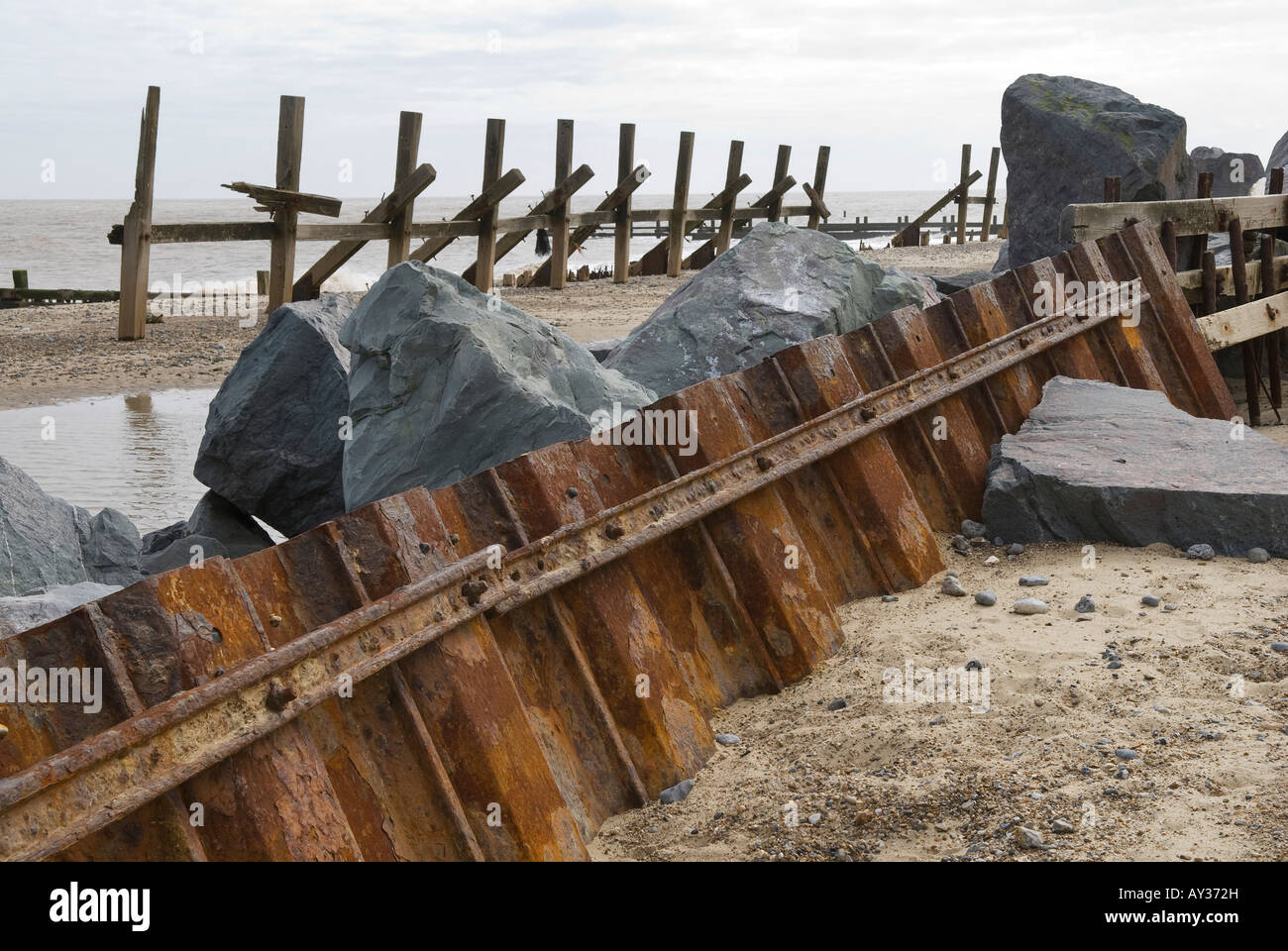 Le difese del mare, happisburgh, Norfolk, Inghilterra Foto Stock