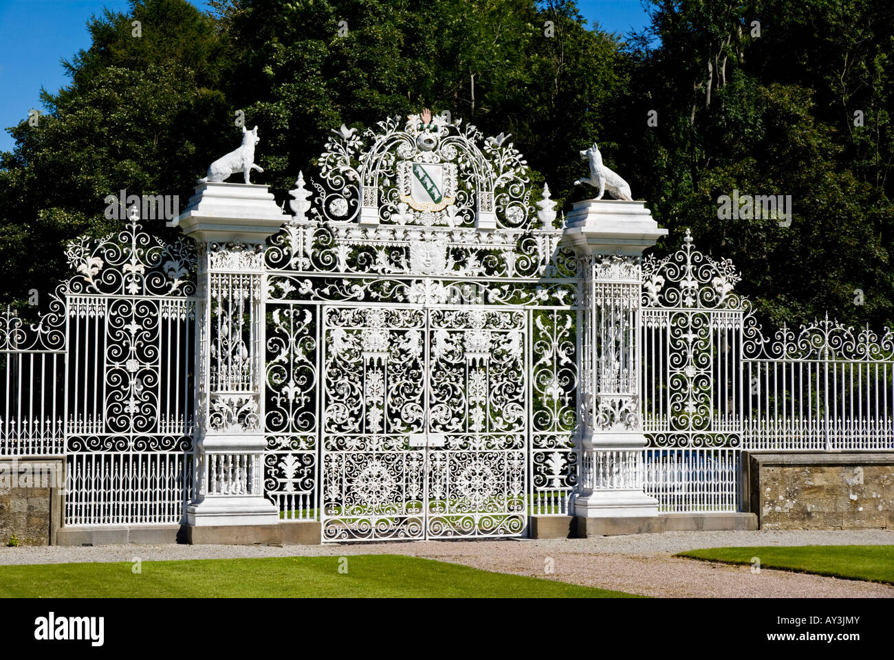 In Europa il Regno Unito Galles Clwyd Chirk Castle gate Foto Stock