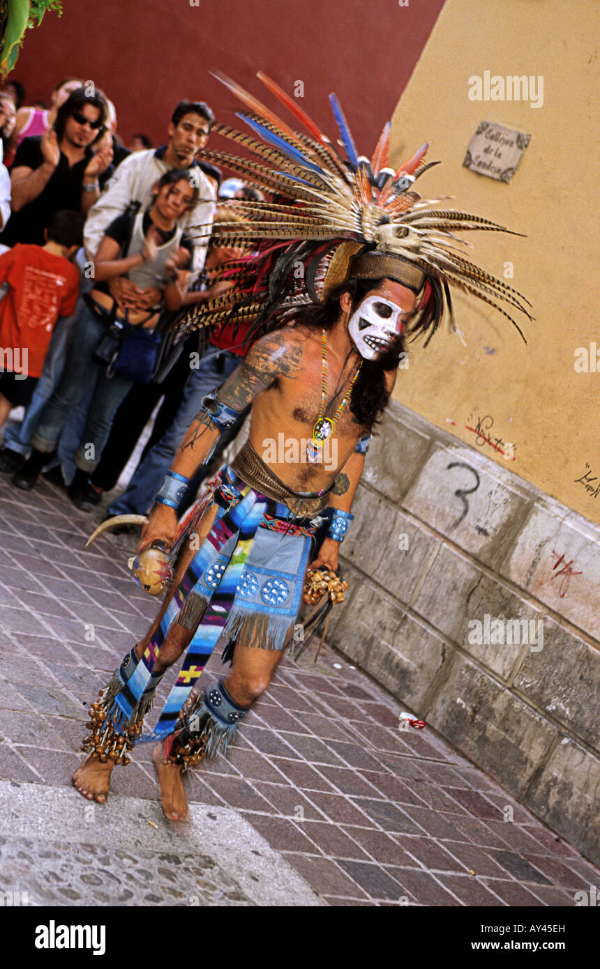 Artisti di strada al Festival Internacional Cervantino festival di arte coloniale città mineraria di Guanajuato Messico Foto Stock