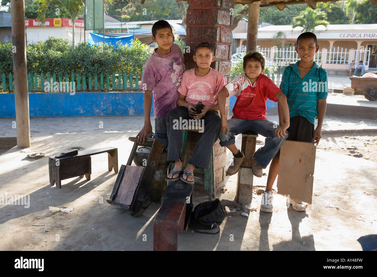 Lustrascarpe boys aka lustradores Condega Nicaragua Foto Stock