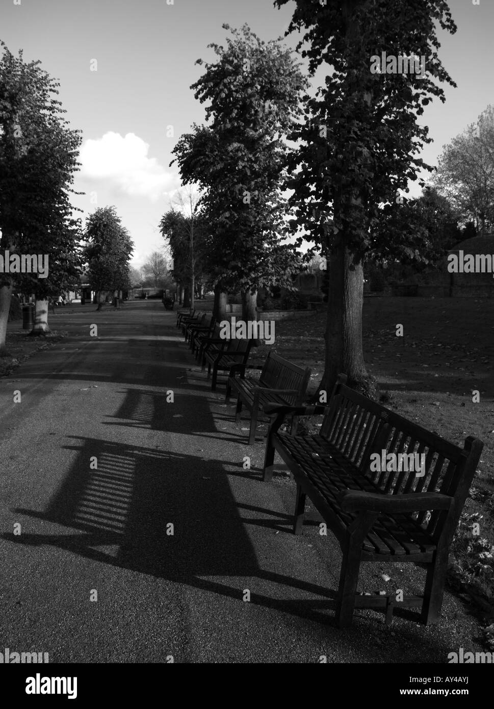 Un sonnolento pomeriggio nel parco del castello, Colchester. Foto Stock