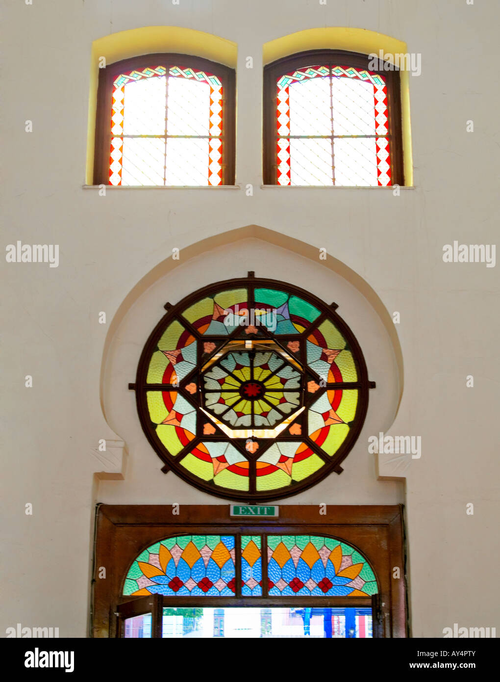 Le finestre di vetro Sirkeci Stazione ferroviaria Istanbul Turchia Foto Stock