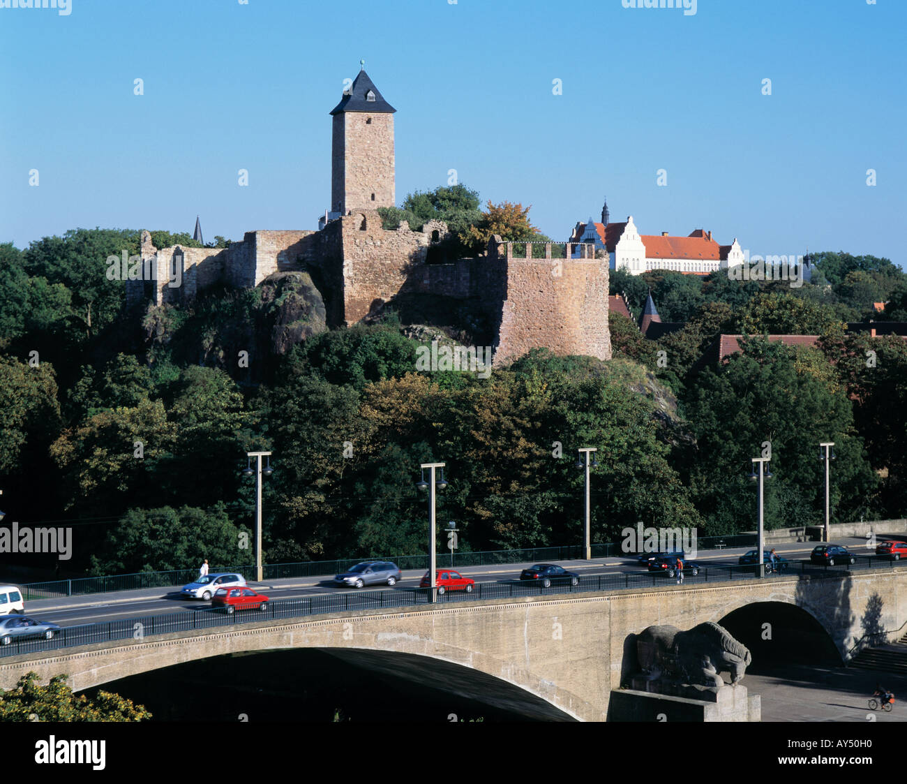 Burg Giebichenstein mit Saalebruecke a Halle, Saale, Naturpark Unteres Saaletal, Sassonia-Anhalt Foto Stock